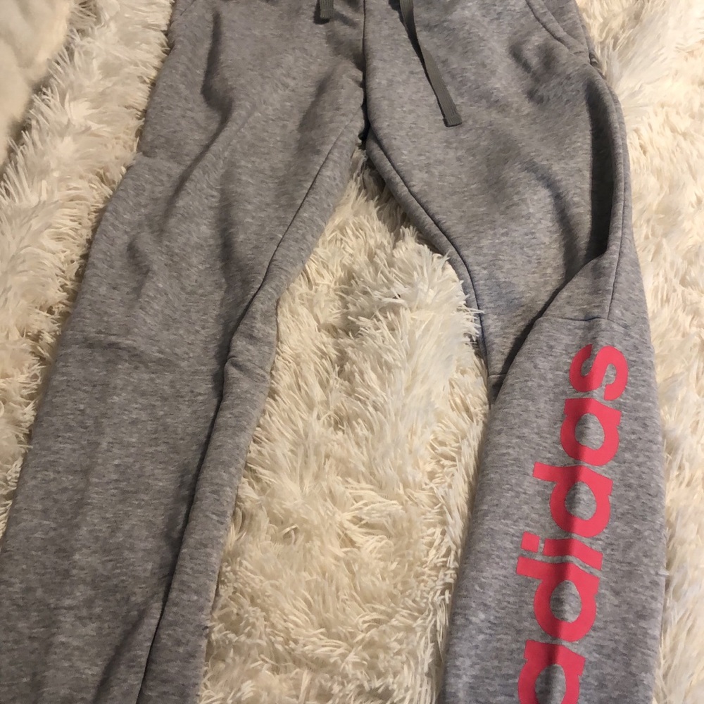 Clothes - Picture 7 of 11